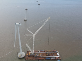 Không khí hân hoan trên công trường nhà máy điện gió V1-3 Bến Tre